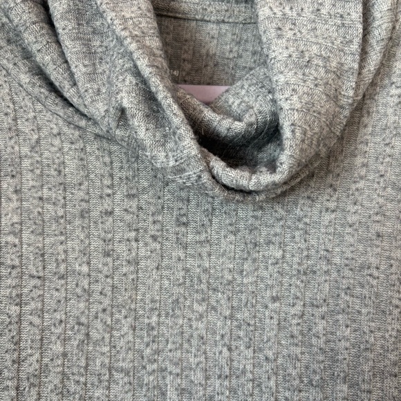 💚Time and Tru Gray Cowl Neck Sleeveless Sweater - Picture 2 of 5